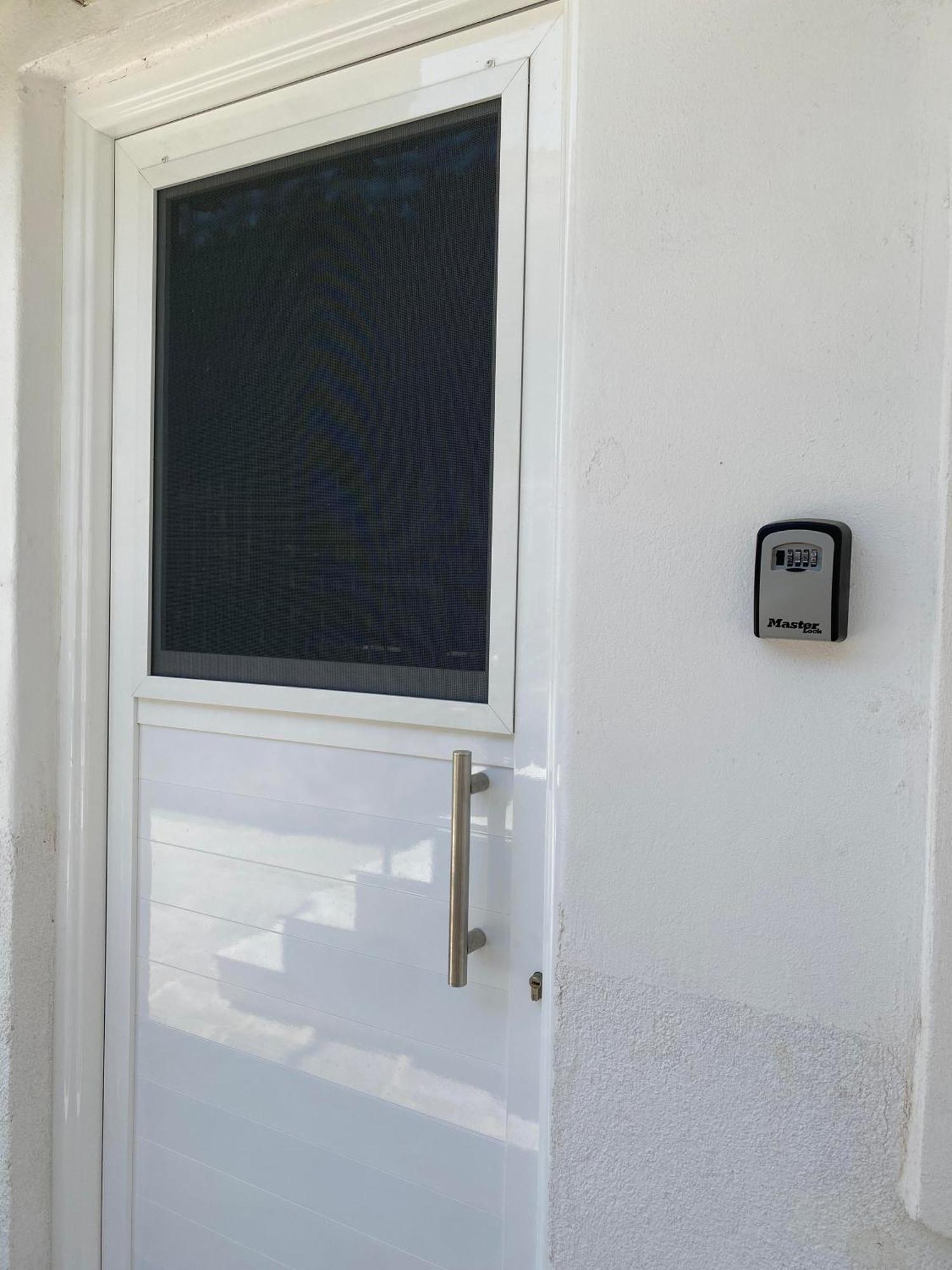 Rania'S House Apartment Methana Luaran gambar